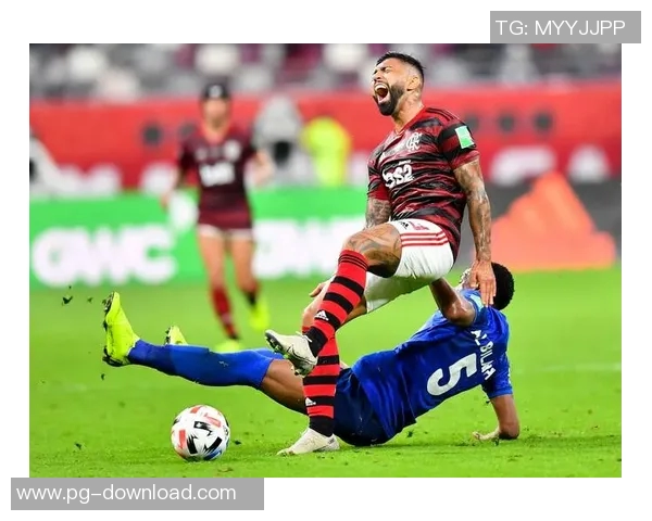 德甲焦点战切尔西与曼联激战成平局意外瞬间引发全场热议 德甲焦点战切尔西与曼联激战成平局意外瞬间引发全场热议