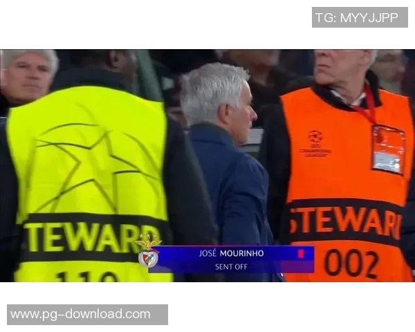 波尔图大胜巴黎圣日耳曼红牌事件引发全场热议与争议 波尔图大胜巴黎圣日耳曼红牌事件引发全场热议与争议